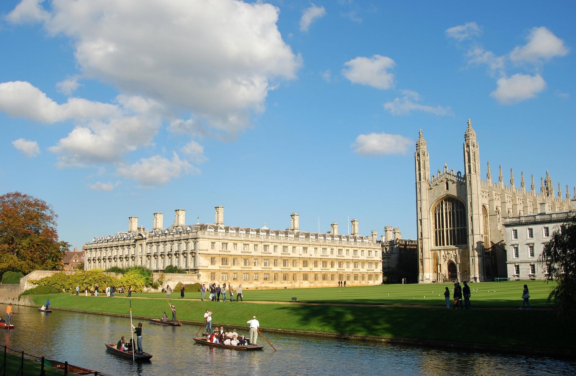 Summer Camp CATS College Cambridge, STEM and English for Science