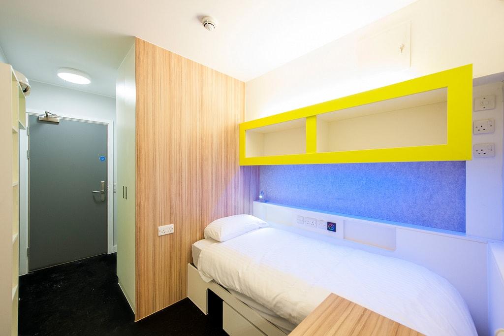 bath_accommodation_bedroom_0.jpg